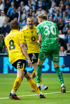 Elfsborgs Gustav Henriksson och målvakt Marcus Bundgaard