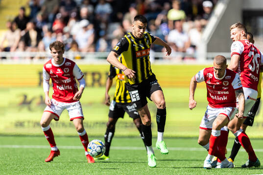 Häckens Srdjan Hrstic och Kalmars Rasmus Sjöstedt