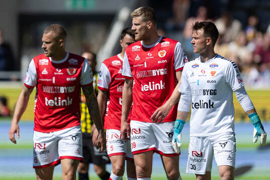 Kalmars Rasmus Sjöstedt, Lars Saetra och målvakt Jakob