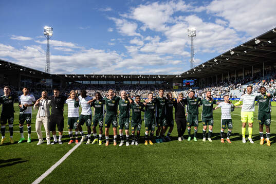 Hammarbys spelare jublar