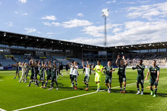 Hammarbys spelare jublar