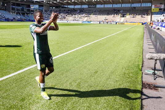 Hammarbys Bouzomana Toure jublar