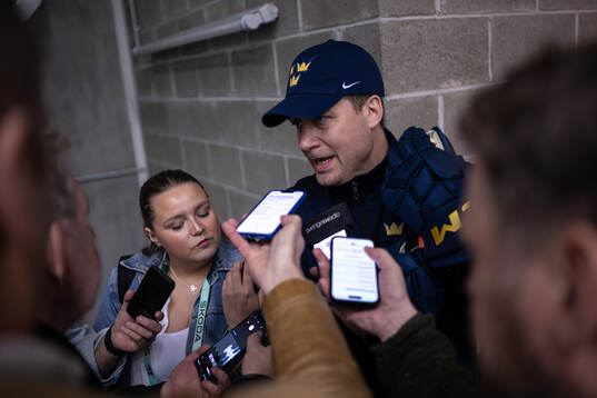 Head coach Sam Hallam of Sweden