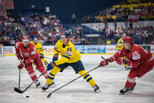 Grzegorz Pasiut and Marcin Kolusz of Poland against Rasmus
