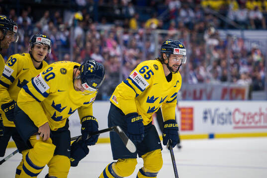 Erik Karlsson of Sweden celebrates