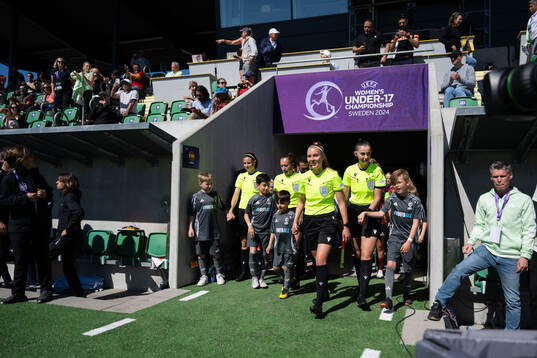 Referee Fabienne Miche, Fourth Official Cansu Tryak,