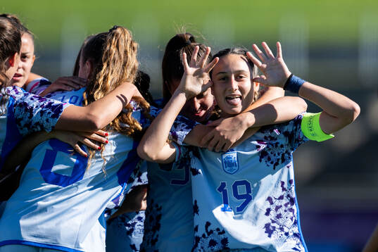 Alba Cerrato of Spain celebrates