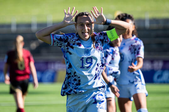 Alba Cerrato of Spain celebrates