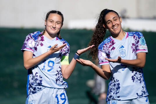 Alba Cerrato of Spain celebrates with Celia Segura