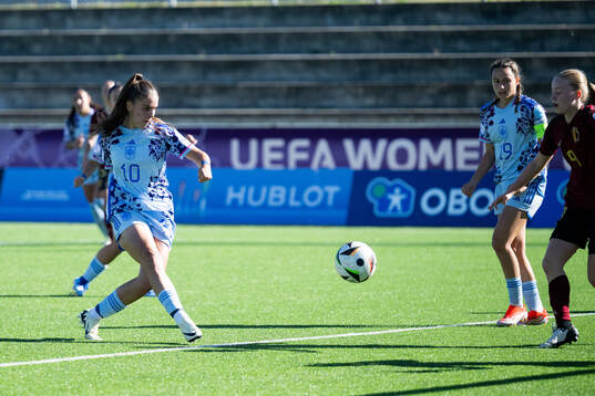 Ainoa Gomez of Spain scores 3-0
