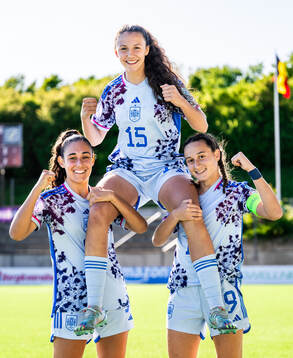 Celia Segura, Silvia Fernandez and Alba Cerrato of Spain