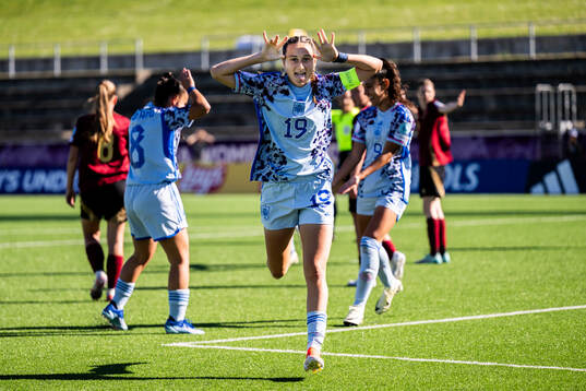 Alba Cerrato of Spain celebrates