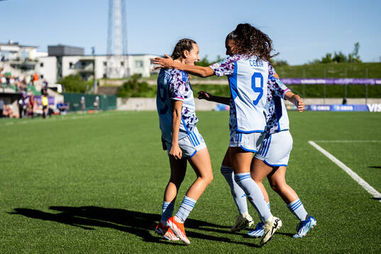 Alba Cerrato of Spain celebrate with Celia Segura