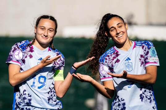 Alba Cerrato of Spain celebrate with Celia Segura