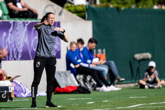 Head coach Lenie Onzia of Belgium