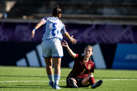 Folgado of Spain and Chionne Bonny of Belgium