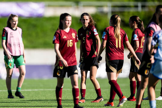 Kiki Peeters of Belgium looks dejected