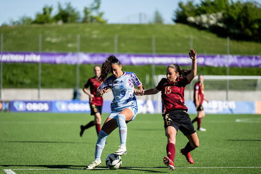 Celia Segura of Spain and Fienelotte Valcke of Belgium