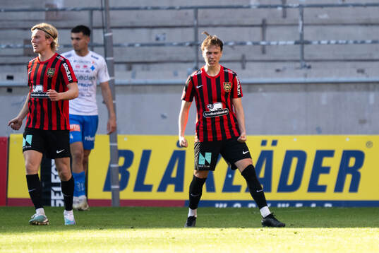 Brommapojkarnas Alex Timossi Andersson jublar