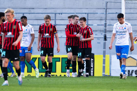 Brommapojkarnas Alex Timossi Andersson jublar