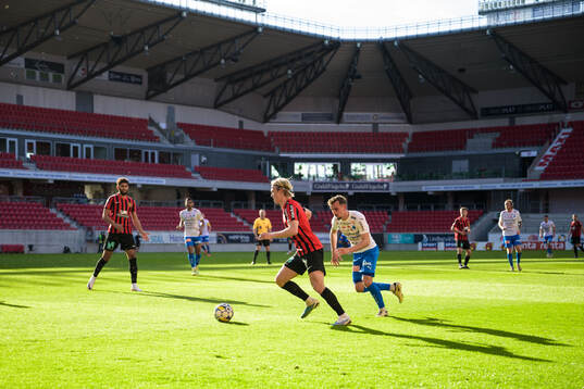 Bläddra bland fler bilder av Fotboll, Allsvenskan, Värnamo - Brommapojkarna