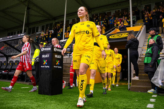 Synne Fredriksen Moe of Bodø/Glimt enters the pitch