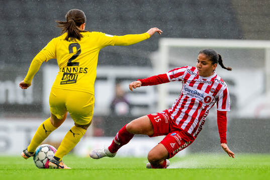 Amie Sannes of Bodø/Glimt and Anfal el Yamani Haida of TIL