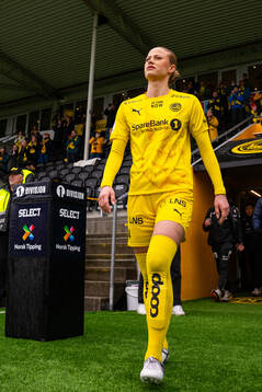 Sara Elise Berg of Bodø/Glimt enters the pitch