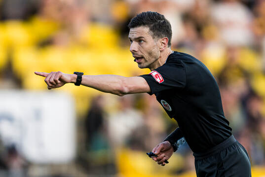 Tore Hansen, referee