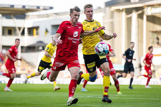 Emil Kornvig of Brann and Martin Ove Roseth of Lillestrøm