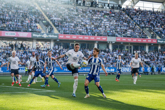 Malmö FFs Søren Rieks och IFK Göteborgs Arbnor Mucolli