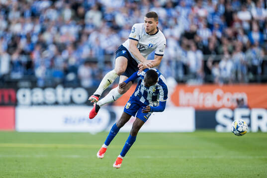 Malmö FFs Gabriel Busanello och IFK Göteborgs Malick