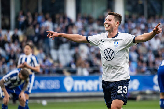 Malmö FFs Lasse Berg Johnsen jublar