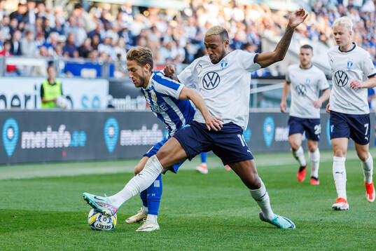 IFK Göteborgs Arbnor Mucolli och Malmö FFs Derek Cornelius