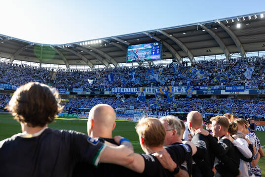 IFK Göteborgs klack innan fotbollsmatchen i Allsvenskan