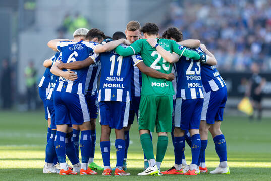 IFK Göteborgs spelare samlade innan fotbollsmatchen i