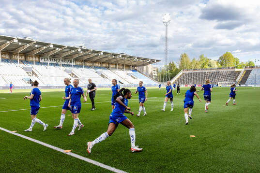 IFK Norrköpings spelare på uppvärmningen