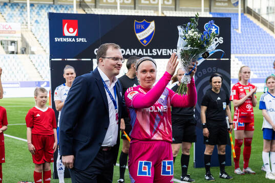 IFK Norrköpings målvakt Sofia Hjern uppmärksammas för