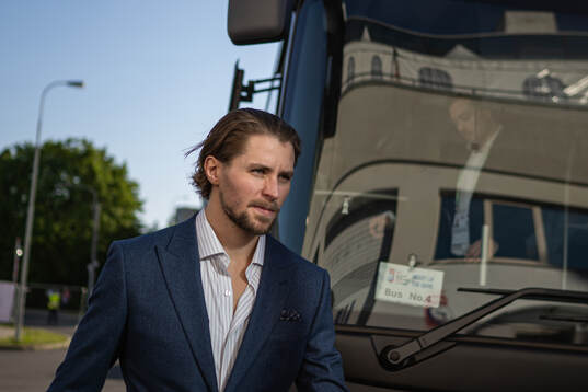 Adrian Kempe of Sweden arrives to the arena