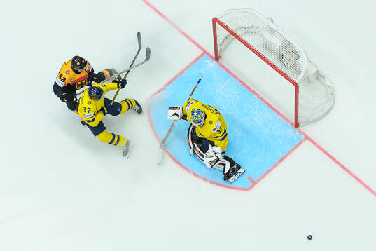 Yasin Ehliz of Germany against Isac Lundeström and