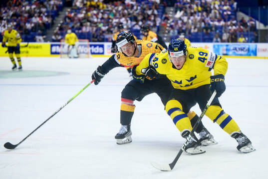 Dominik Kahun of Germany and Fabian Zetterlund of Sweden