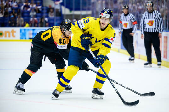 Alexander Ehl of Germany and Pontus Holmberg of Sweden