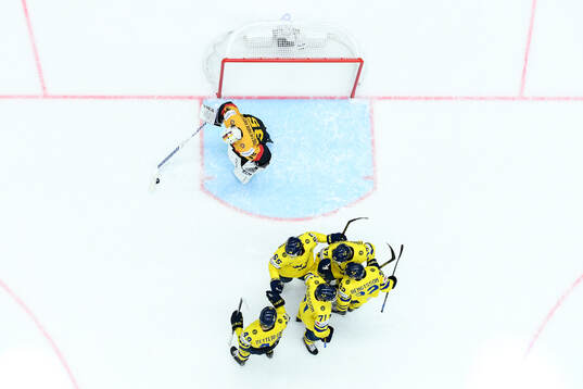 Isac Lundeström of Sweden celebrate with teammates