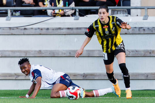 FC Rosengårds Halimatu Ibrahim Ayinde och Häckens