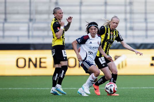 FC Rosengårds Mai Kadowaki och Häckens Lisa Löwing