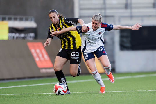 Häckens Rusul Rosa Kafaji och FC Rosengårds Olivia Schough