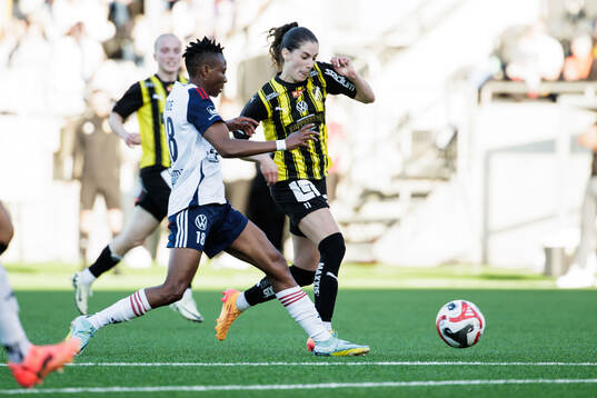 FC Rosengårds Halimatu Ibrahim Ayinde och Häckens