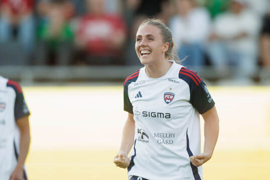 FC Rosengårds Gudrun Arnardottir jublar