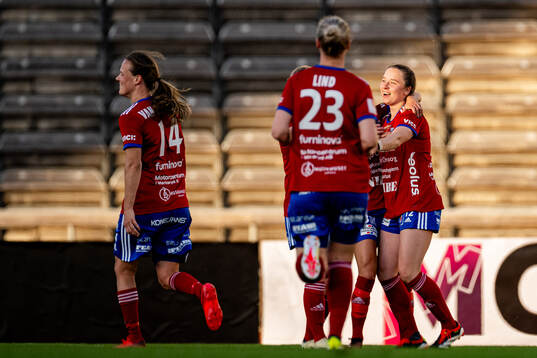 Vittsjös Tanya Boychuk jublar