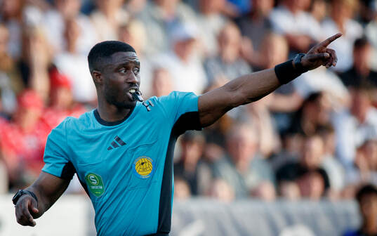 Domaren Fredrik Oppong